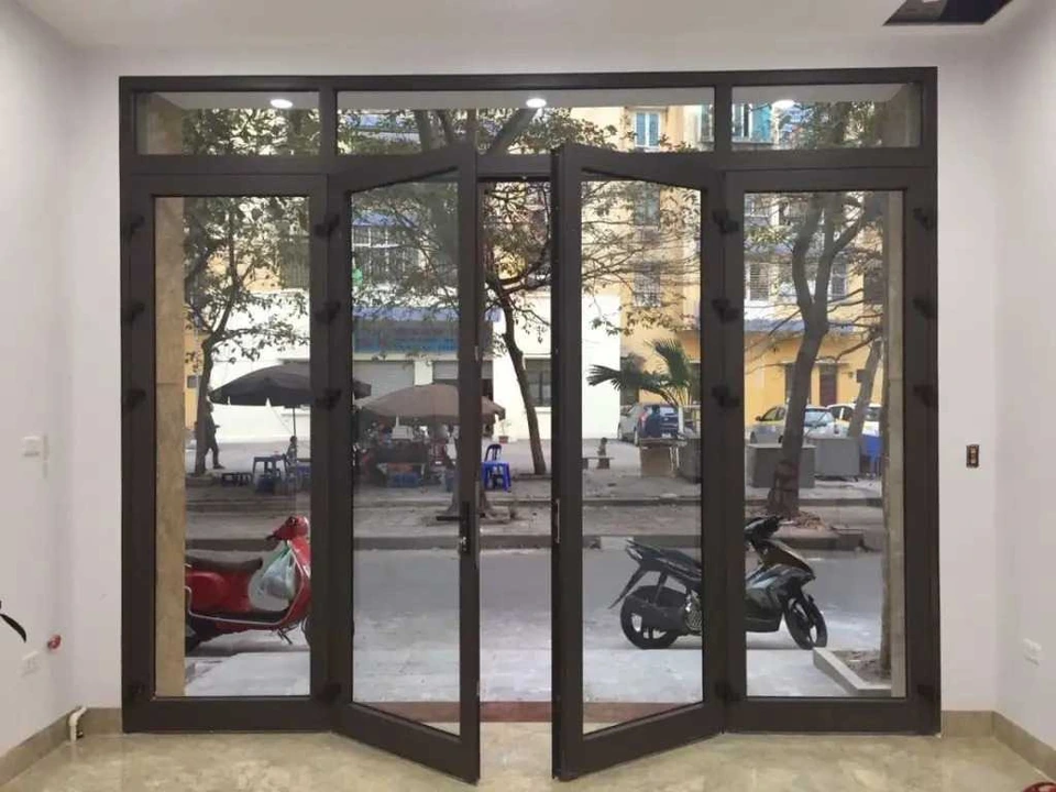 Cửa nhôm Xingfa hệ 55 — cửa đi 4 cánh mở quay vân nhôm đen