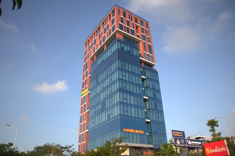 Tường kính mặt dựng