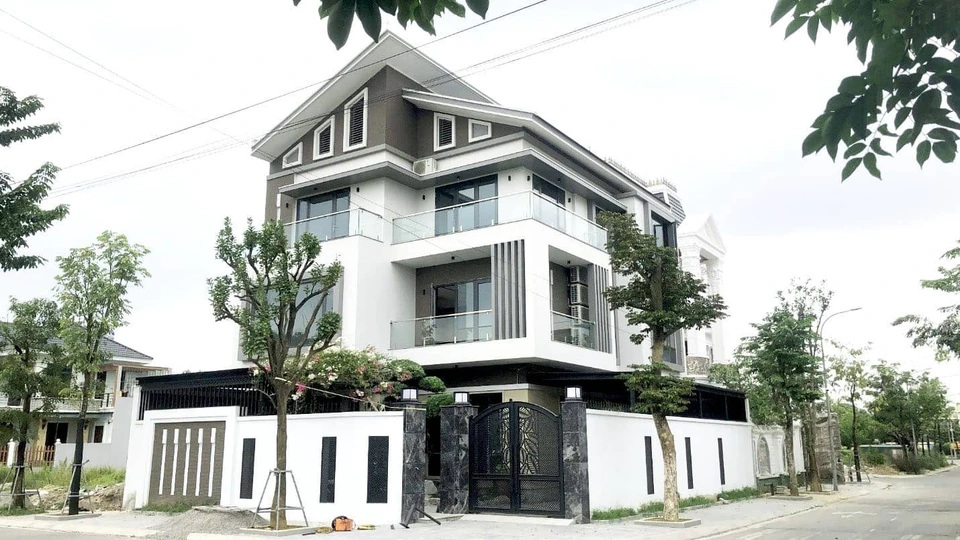 Cửa nhôm Xingfa Class A kính hộp do TKC gia công