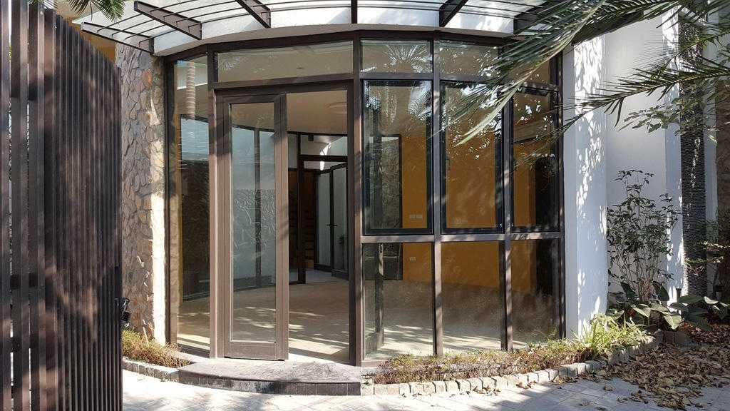 Tường kính biệt thự