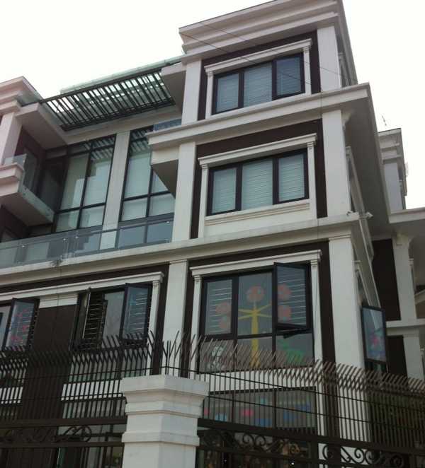 hệ cửa nhôm cho biệt thự