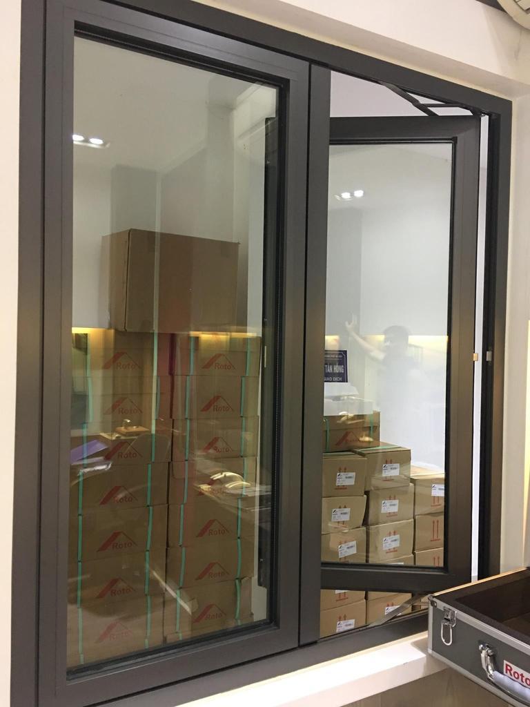 cửa nhôm cao cấp roto