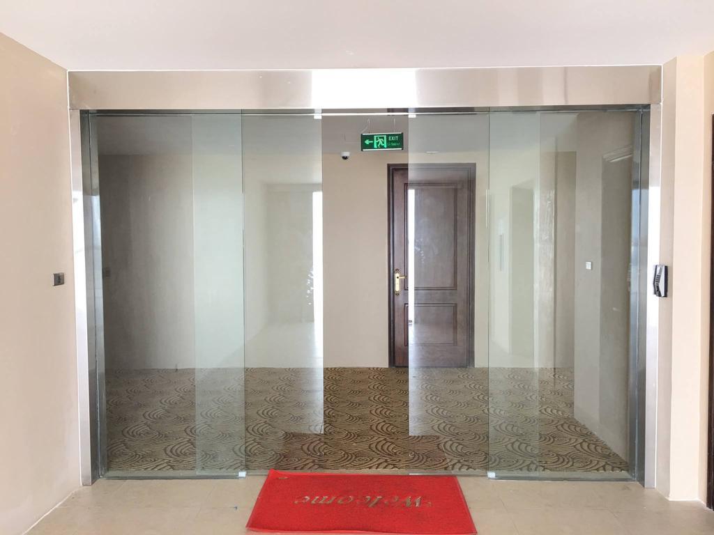 Cửa kính tự động