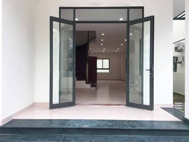 Cua Di 2 Canh Nhom Xingfa Class A 5 – Tường Kính TKC