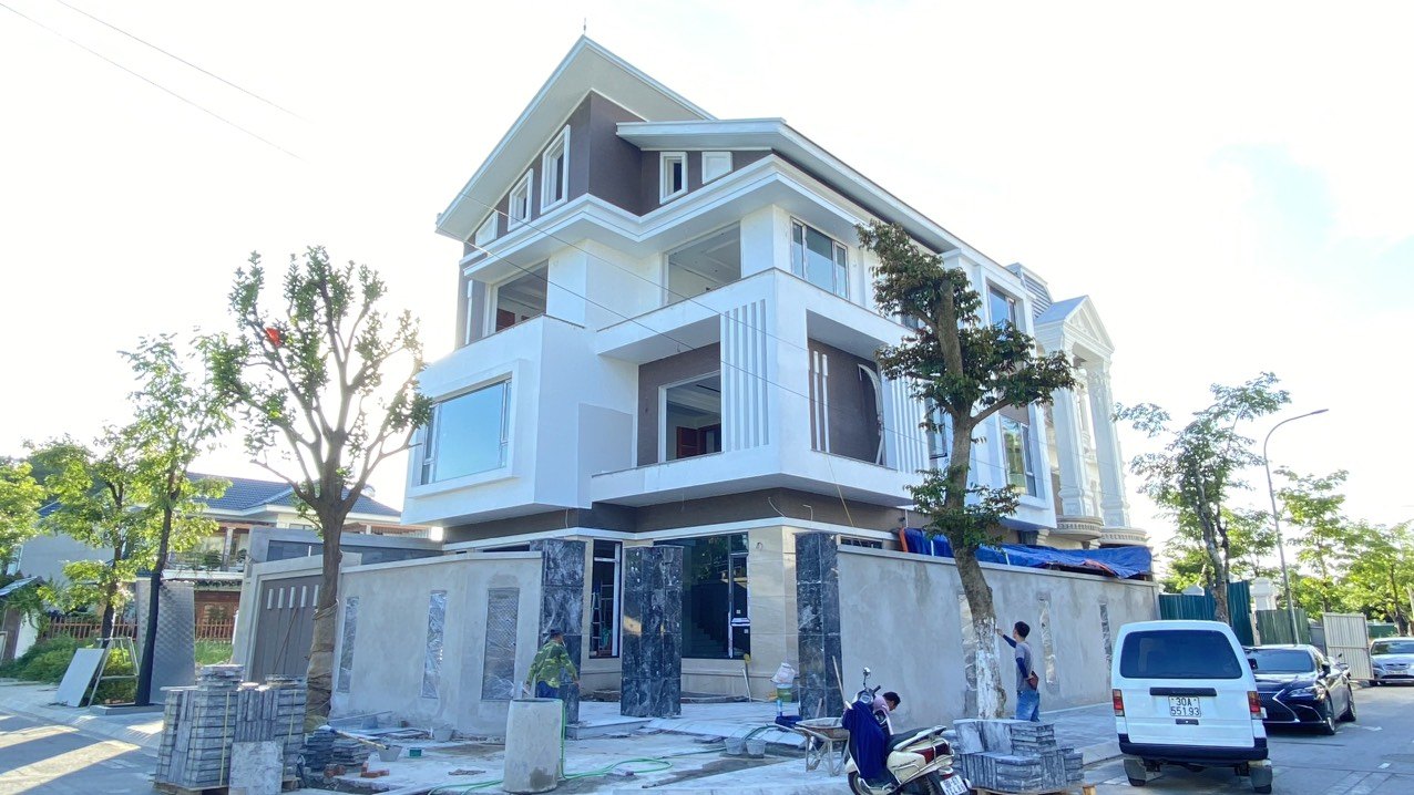 Không gian nhà dùng cửa nhôm Xingfa và mái kính – Đông Anh
