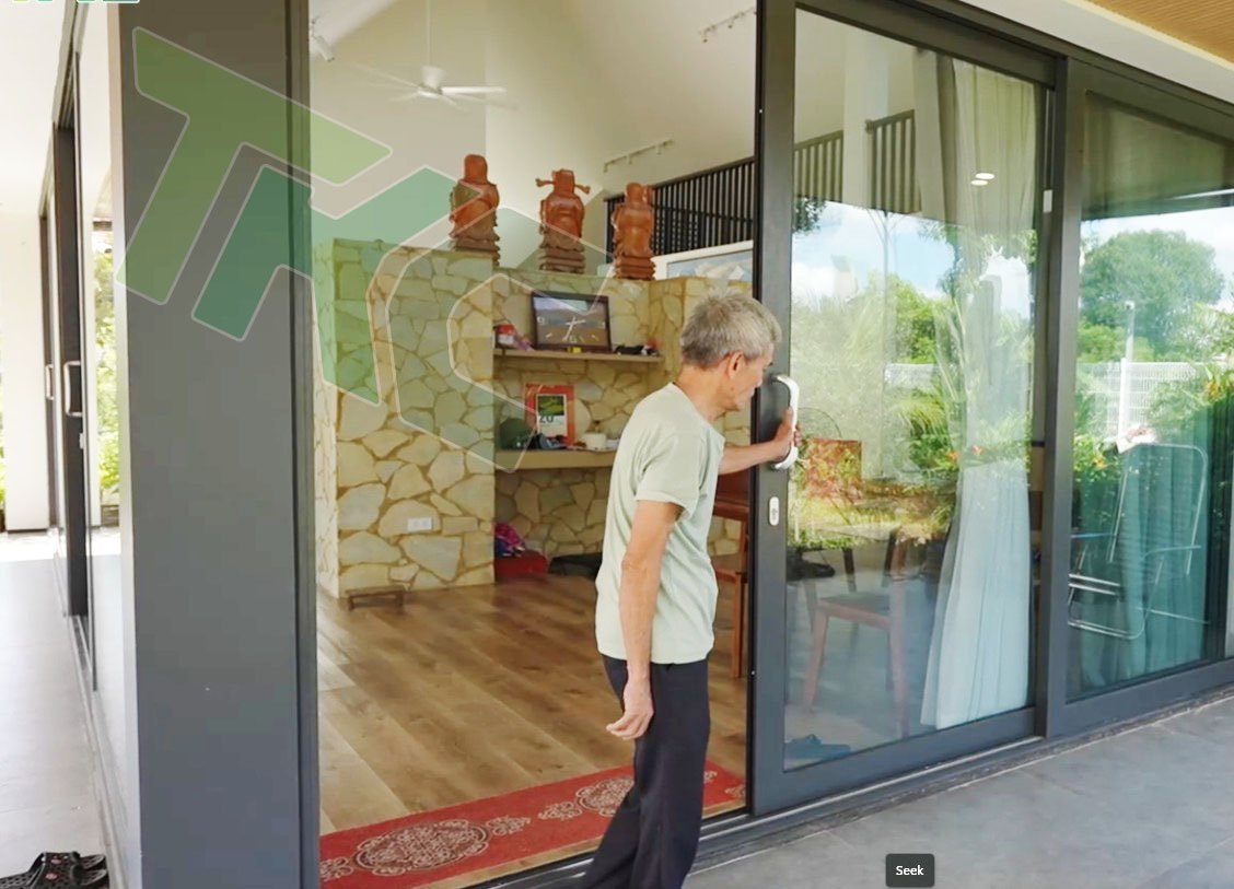 Cửa trượt nhôm Hopo mở ra sân vườn – nhà vườn Tam Nông, Phú Thọ